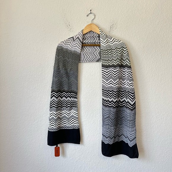 Missoni Accessories - NWT MISSONI Zig Zag Chevron Wool Blend Scarf in Multicolor (Width 15 in)